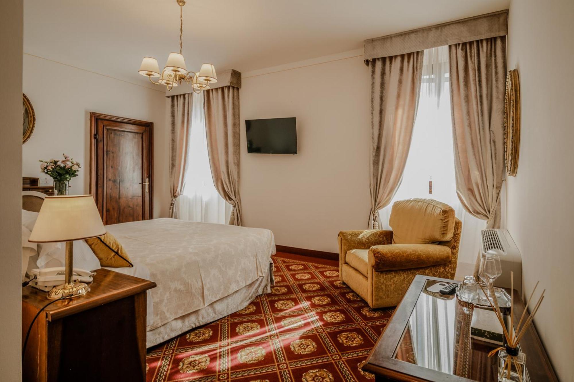 Villa Lecchi Hotel Wellness كولّي فال ديلسا المظهر الخارجي الصورة