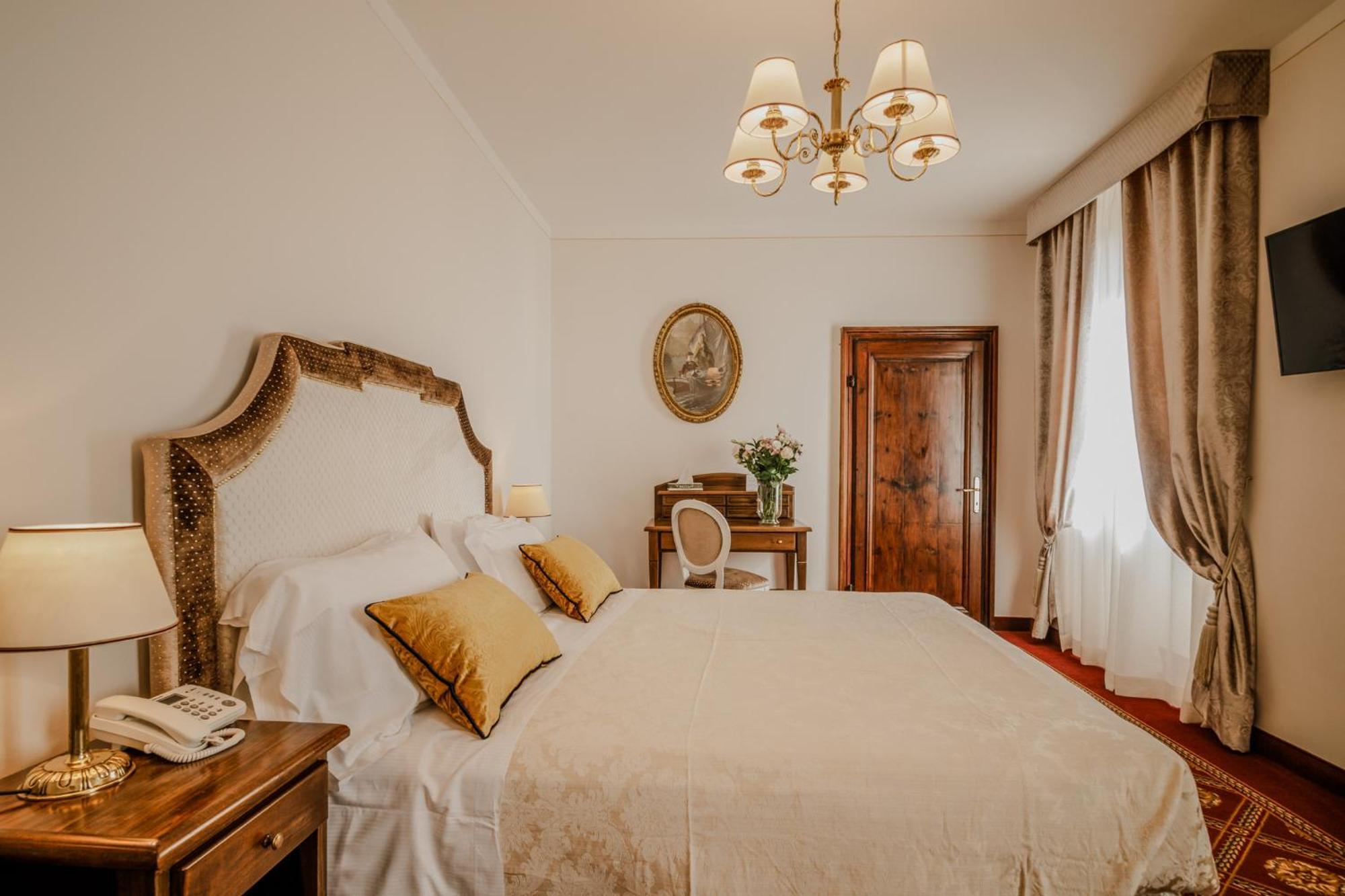 Villa Lecchi Hotel Wellness كولّي فال ديلسا المظهر الخارجي الصورة